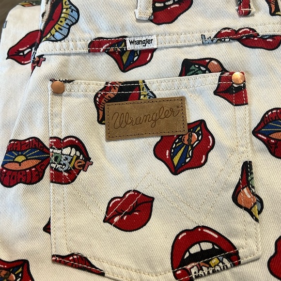 Wrangler Barrel 652 High Rise Read My Lips Jeans NWT - Picture 5 of 16